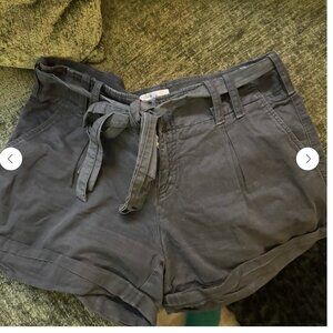 Gorgeous Vince black shorts with tie